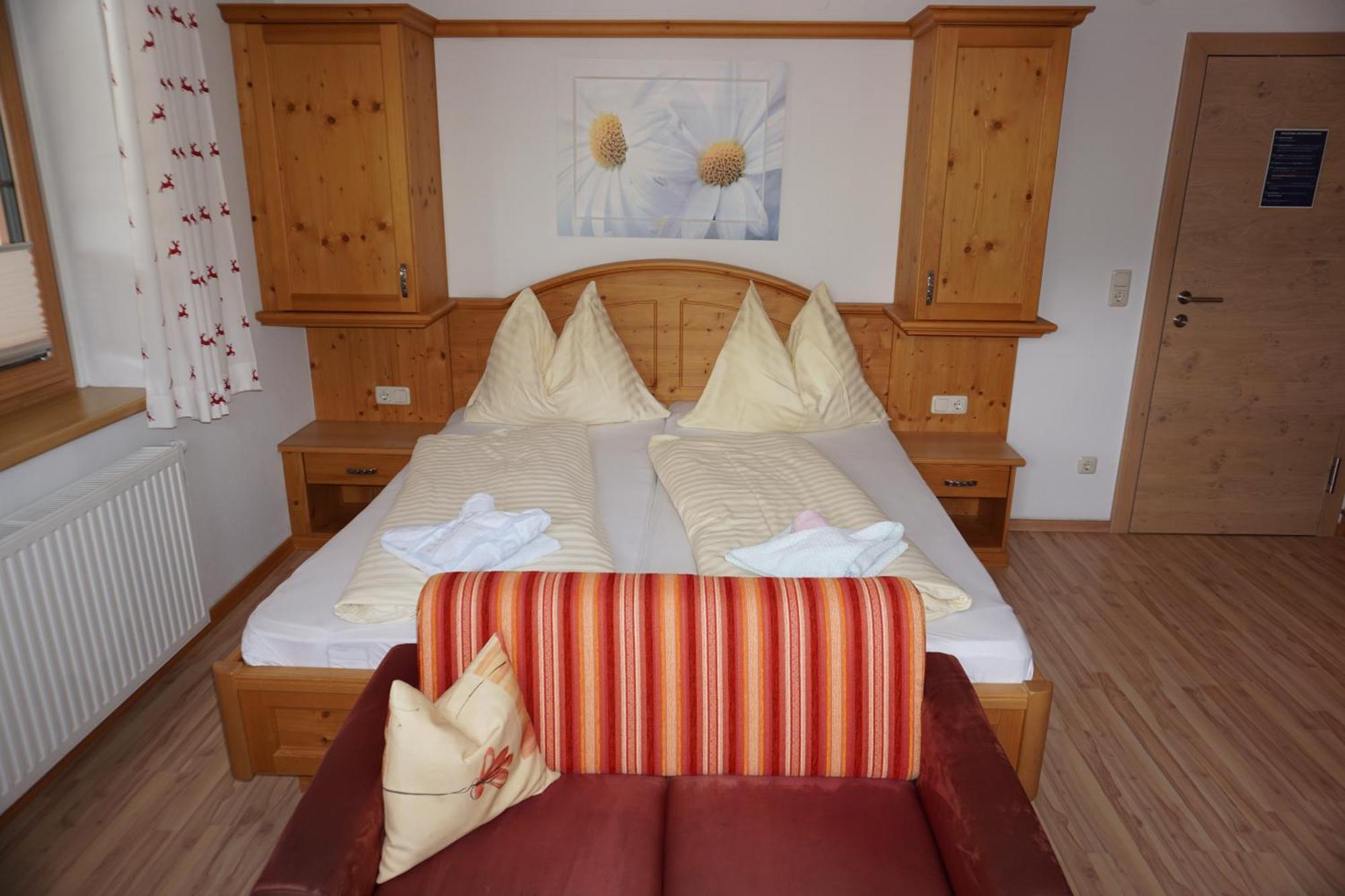 Pension & Appartements Anny Maria Alm am Steinernen Meer Eksteriør billede